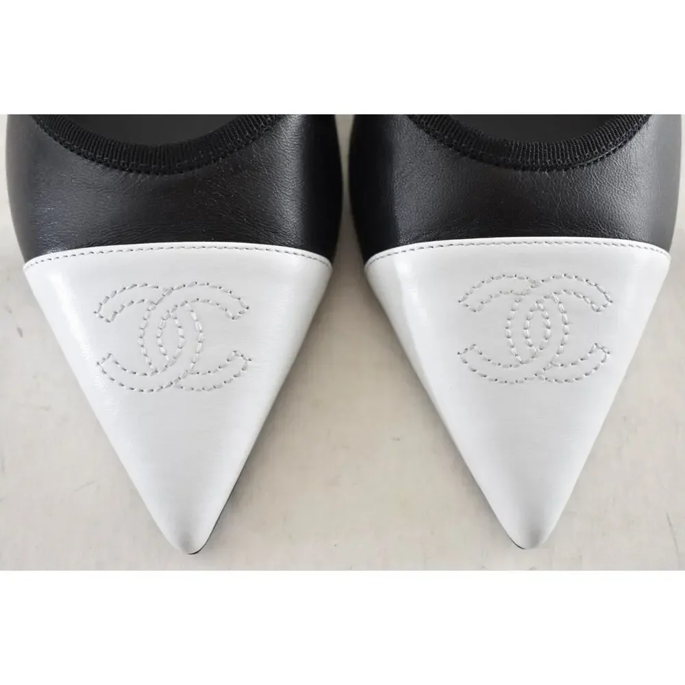 Chanel 26P Black White Pointed Toe CC Logo Slingback Ballet Ballerina Flat 38.5
